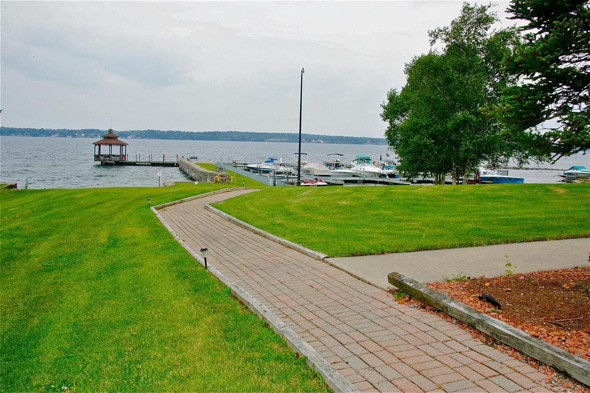 Stone Fence Resort Огденсбург Екстер'єр фото
