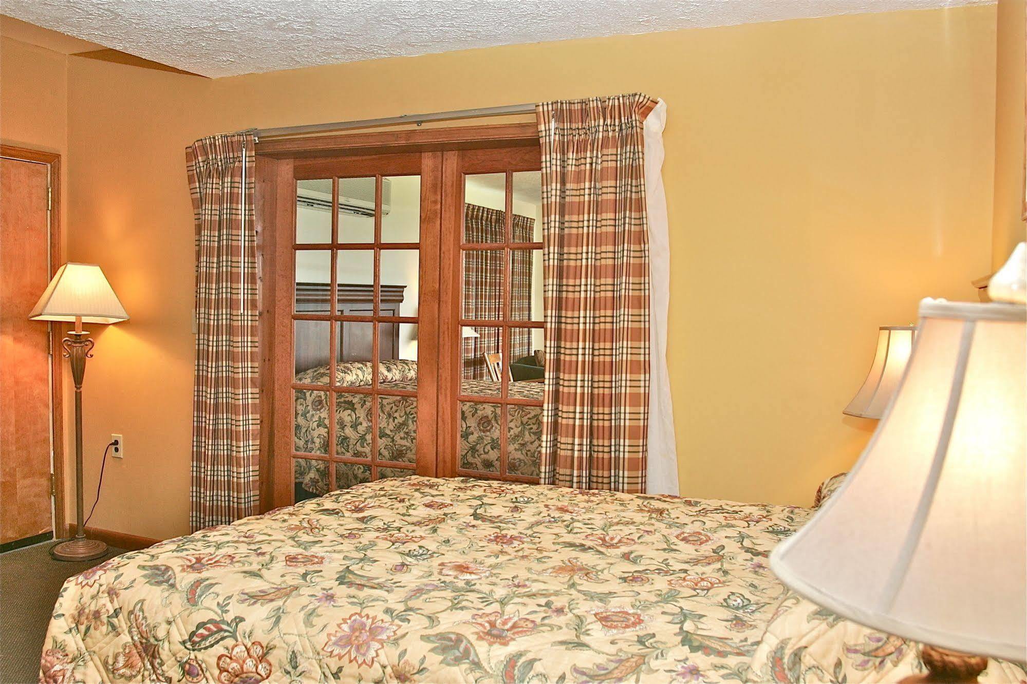 Stone Fence Resort Огденсбург Екстер'єр фото